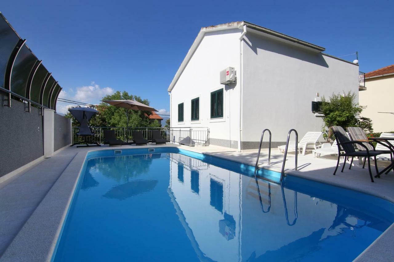 Luxury House With Pool Villa โตรกีร์ ภายนอก รูปภาพ