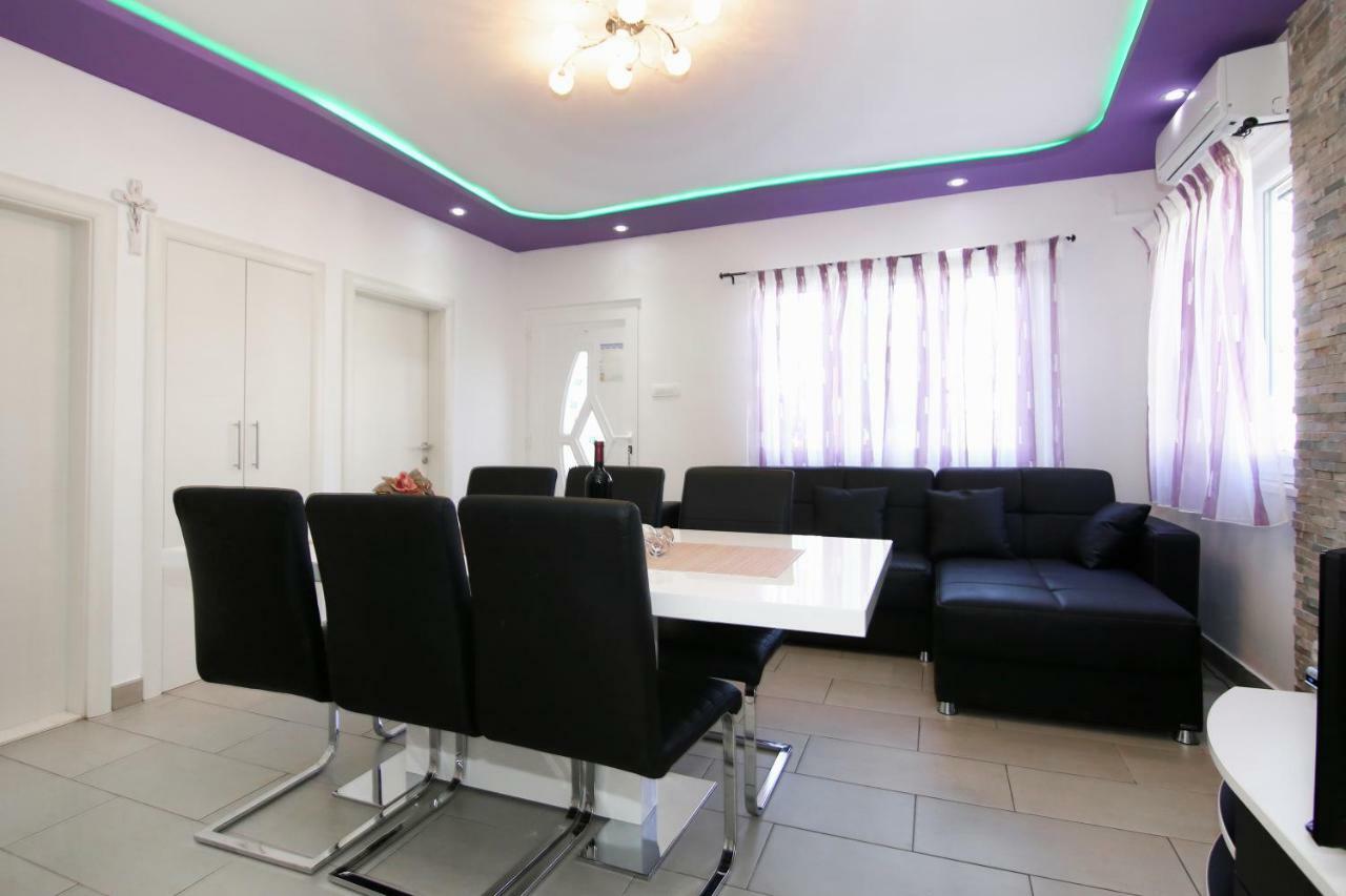 Luxury House With Pool Villa โตรกีร์ ภายนอก รูปภาพ