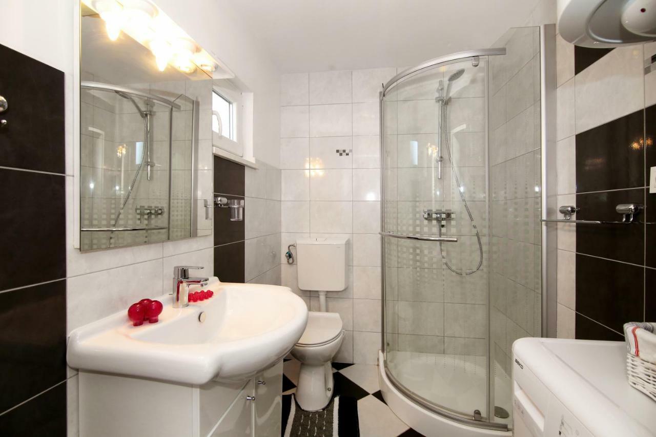 Luxury House With Pool Villa โตรกีร์ ภายนอก รูปภาพ